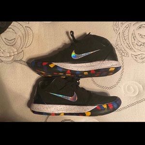 NIKE KOBE A.D. NCAA SZ 9.5 AJ6921-001